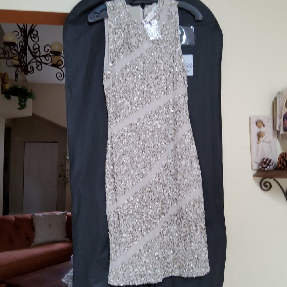 Alice +Olivia sequin dress - Picture 5 of 6